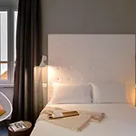N - SPACE modern guestrooms